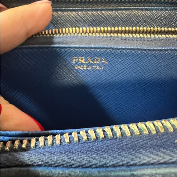 PRADA Saffiano Blue Leather Large Wallet – Gorgeous Navy, Full Zip Closure - Picture 4 of 13